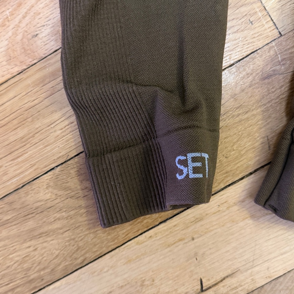 Set active x Revolve Set in brush - Picture 4 of 6